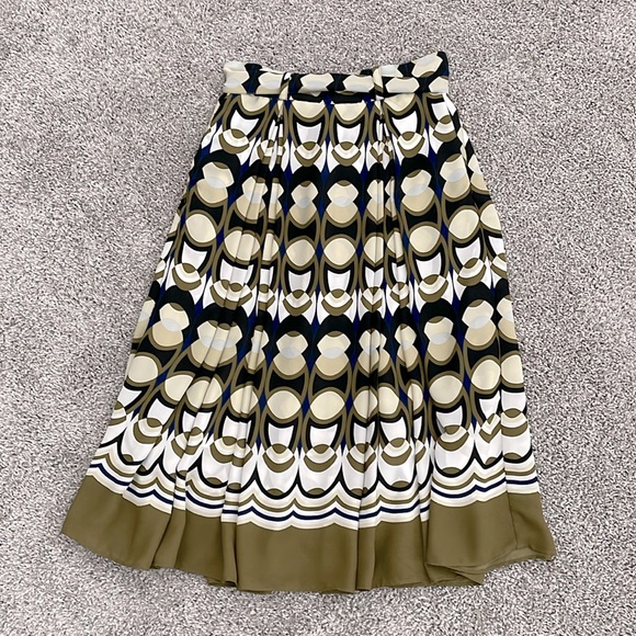 H&M Geometric Pattern Midi Skirt - Olive and Cream - Picture 1 of 6